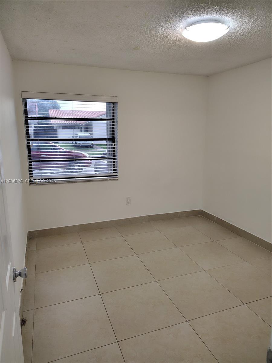 Miami, FL 33193 photo 5