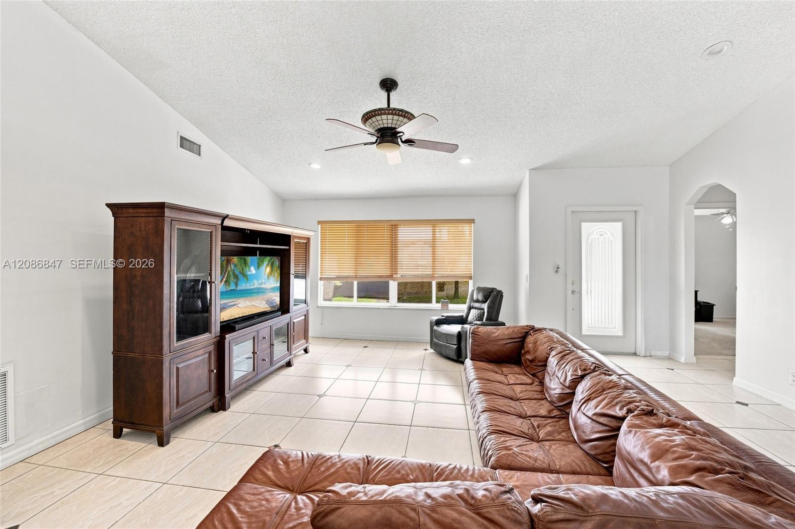 511 NW 104th Ave, Plantation FL 33324 photo 4