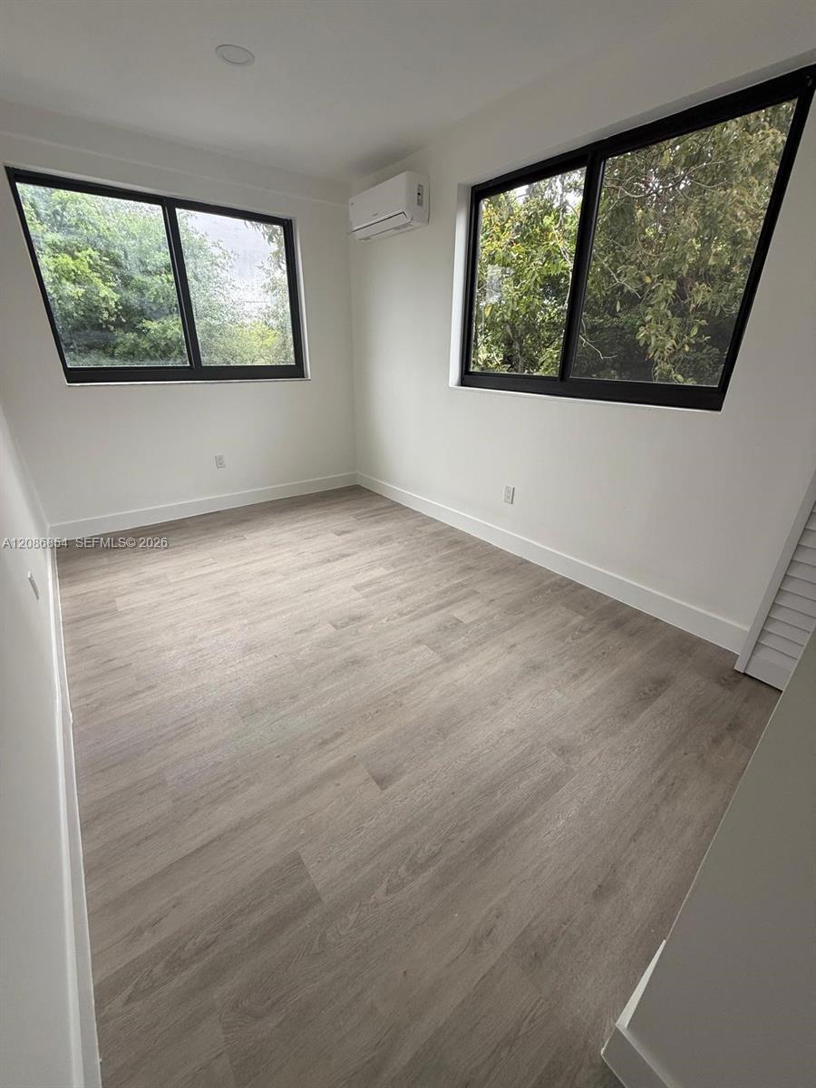 2330 NW 9th St # 13, Miami FL 33125 photo 2