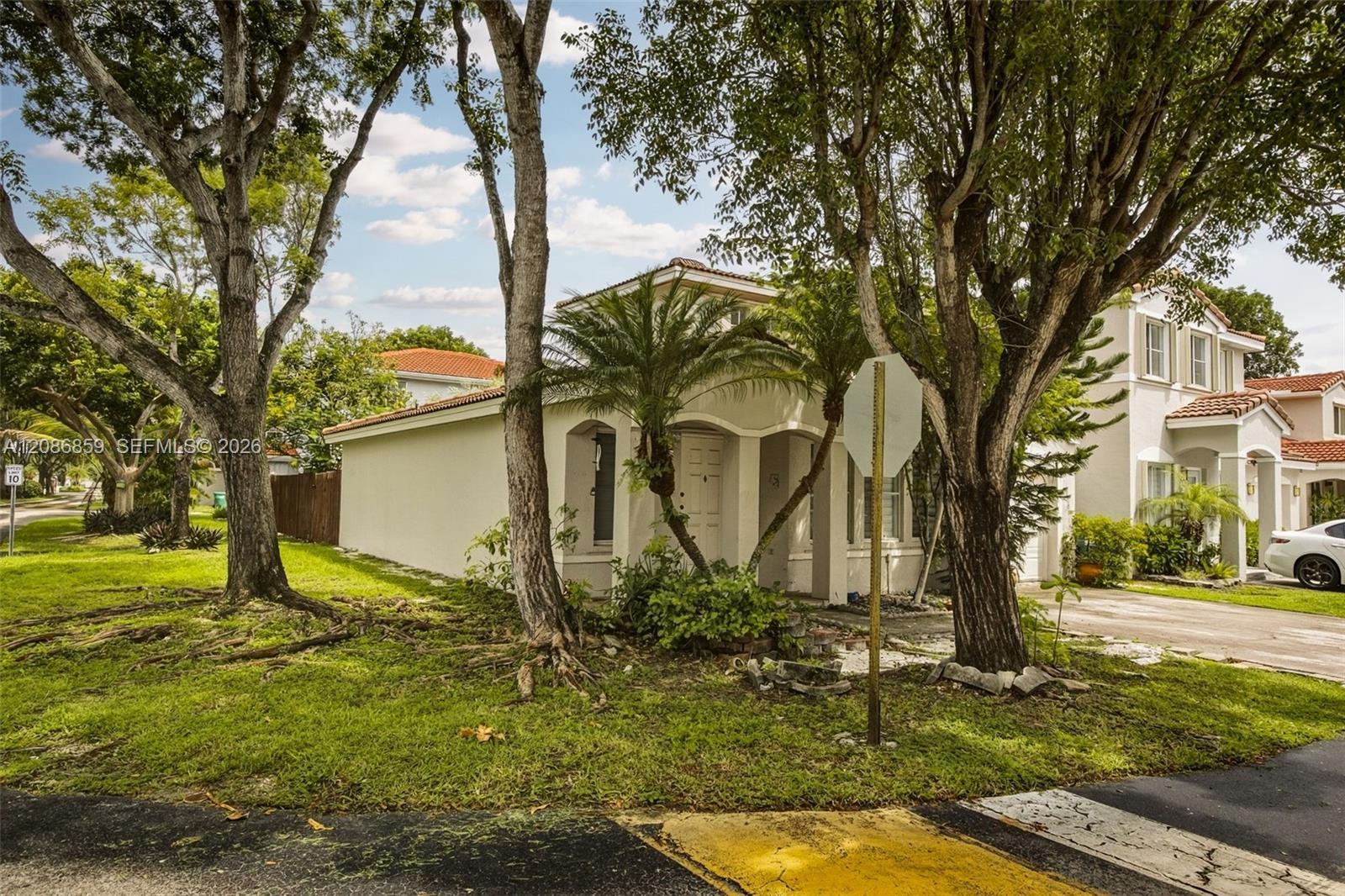 16525 SW 97th Ter, Miami FL 33196 photo 2