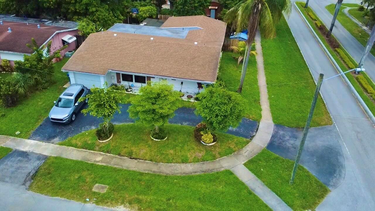 6801 NW 24TH Place, Sunrise FL 33313