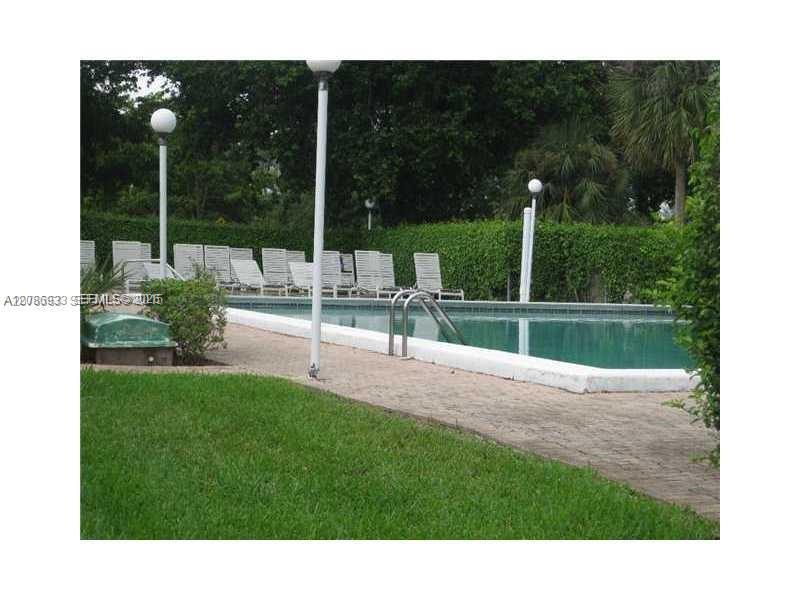3001 W Rolling Hills Cir # 407, Davie FL 33328 photo 3