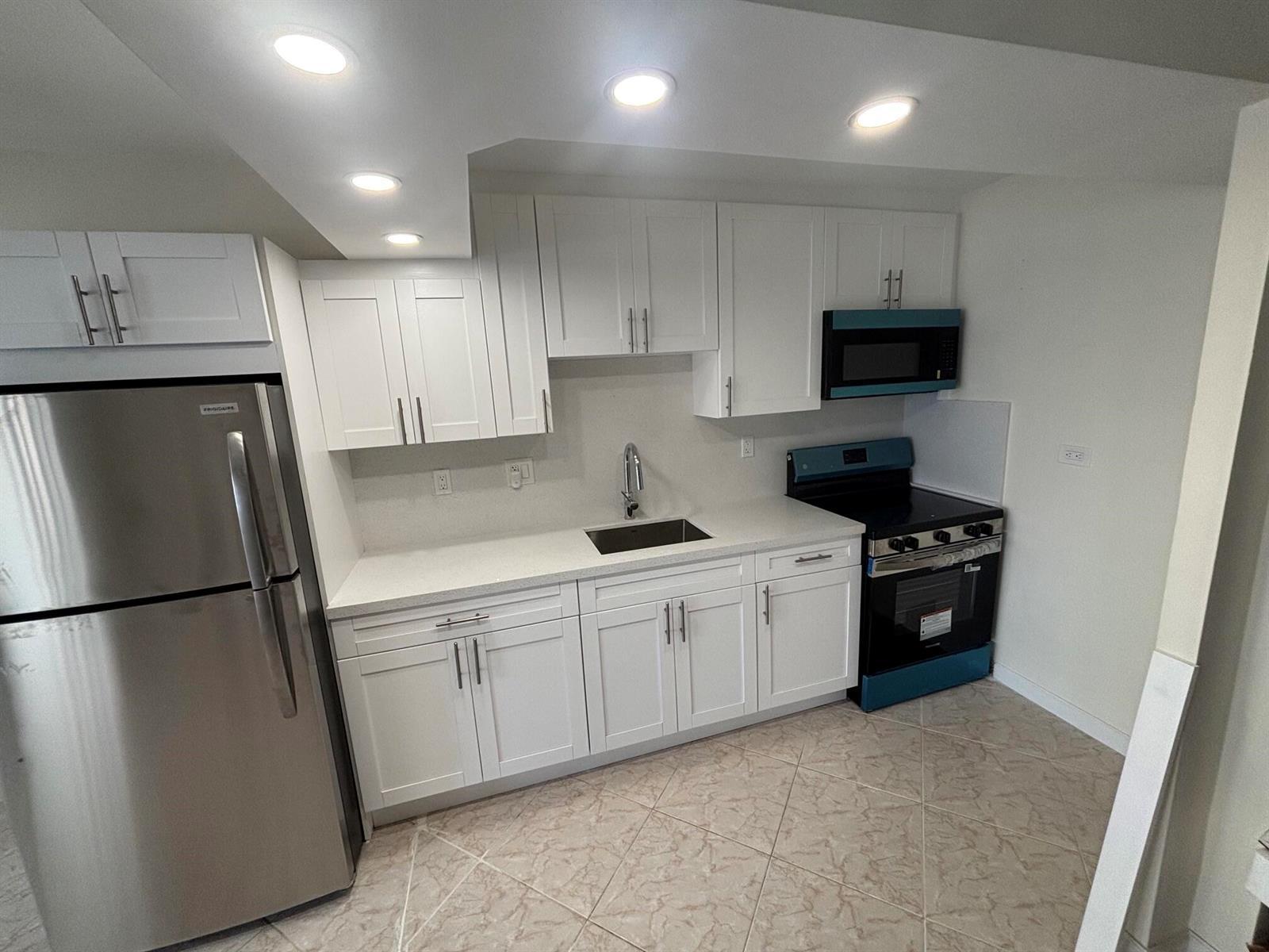 250 174TH Street # 910, Sunny Isles Beach FL 33160 photo 2