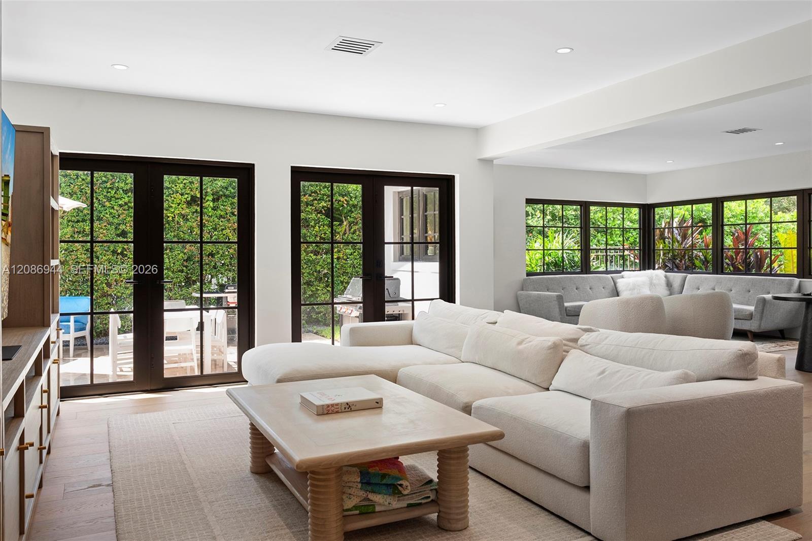 6609 Maynada St, Coral Gables FL 33146 photo 5