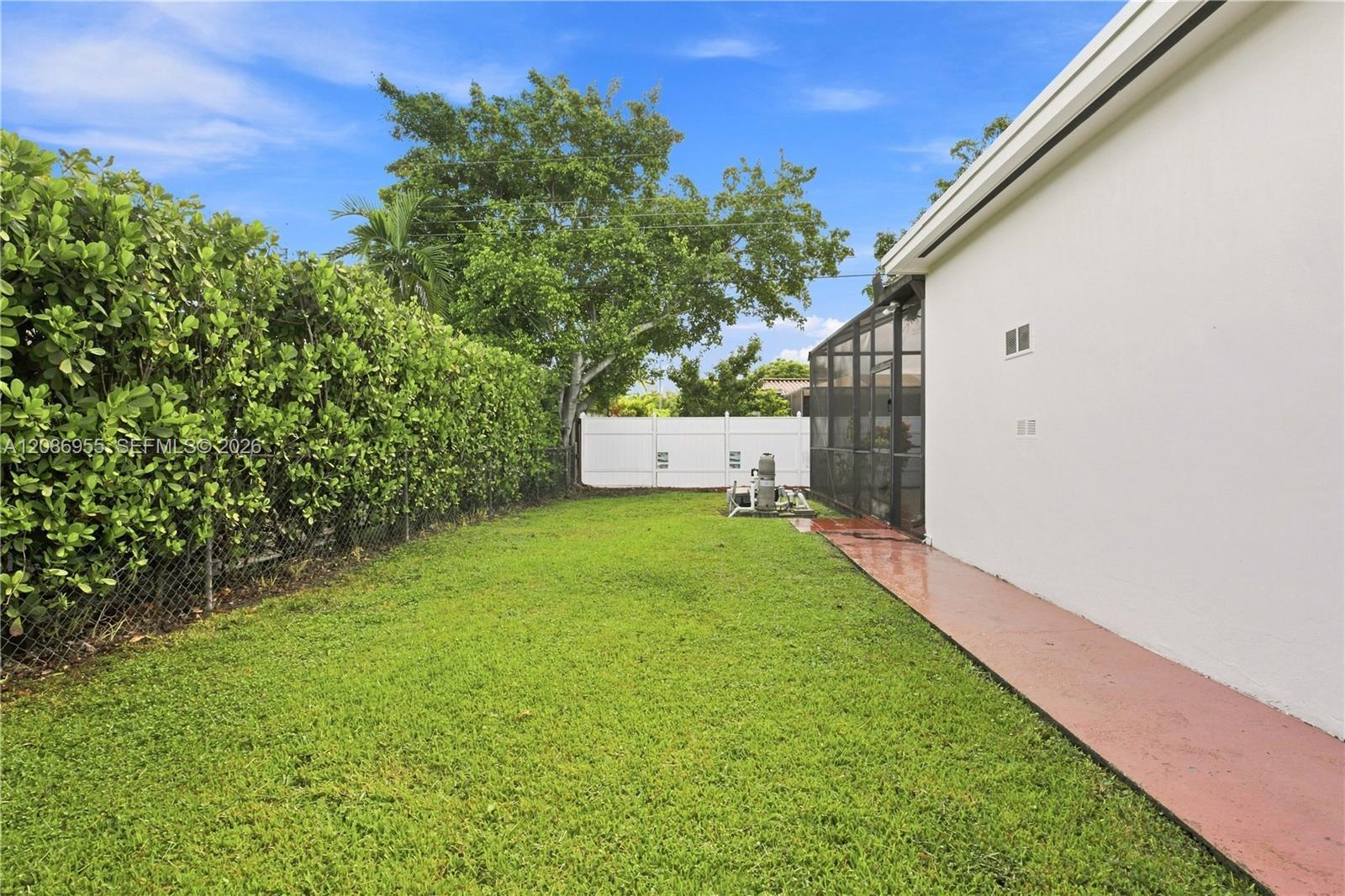 1811 SW 99th Ave, Miami FL 33165 photo 4