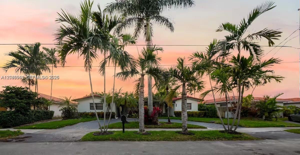 21250 NE 23rd Ave, Miami FL 33180 photo 2