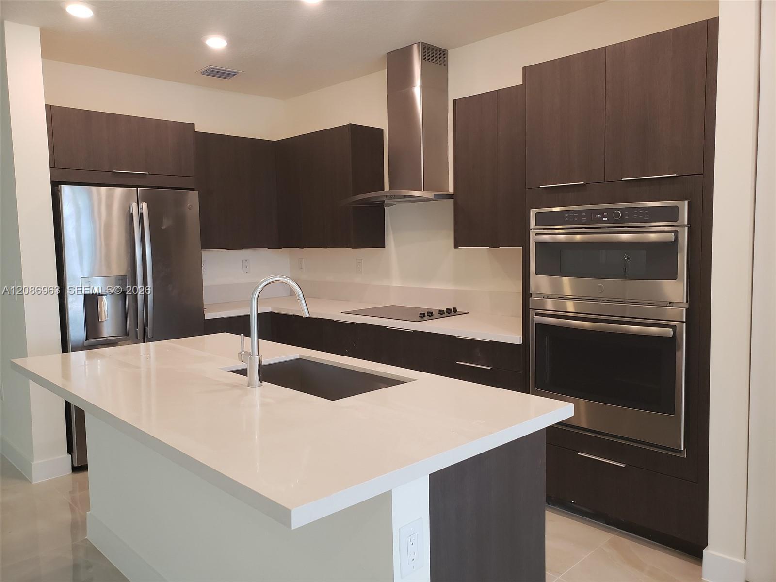 10275 NW 66th St, Doral FL 33178 photo 3
