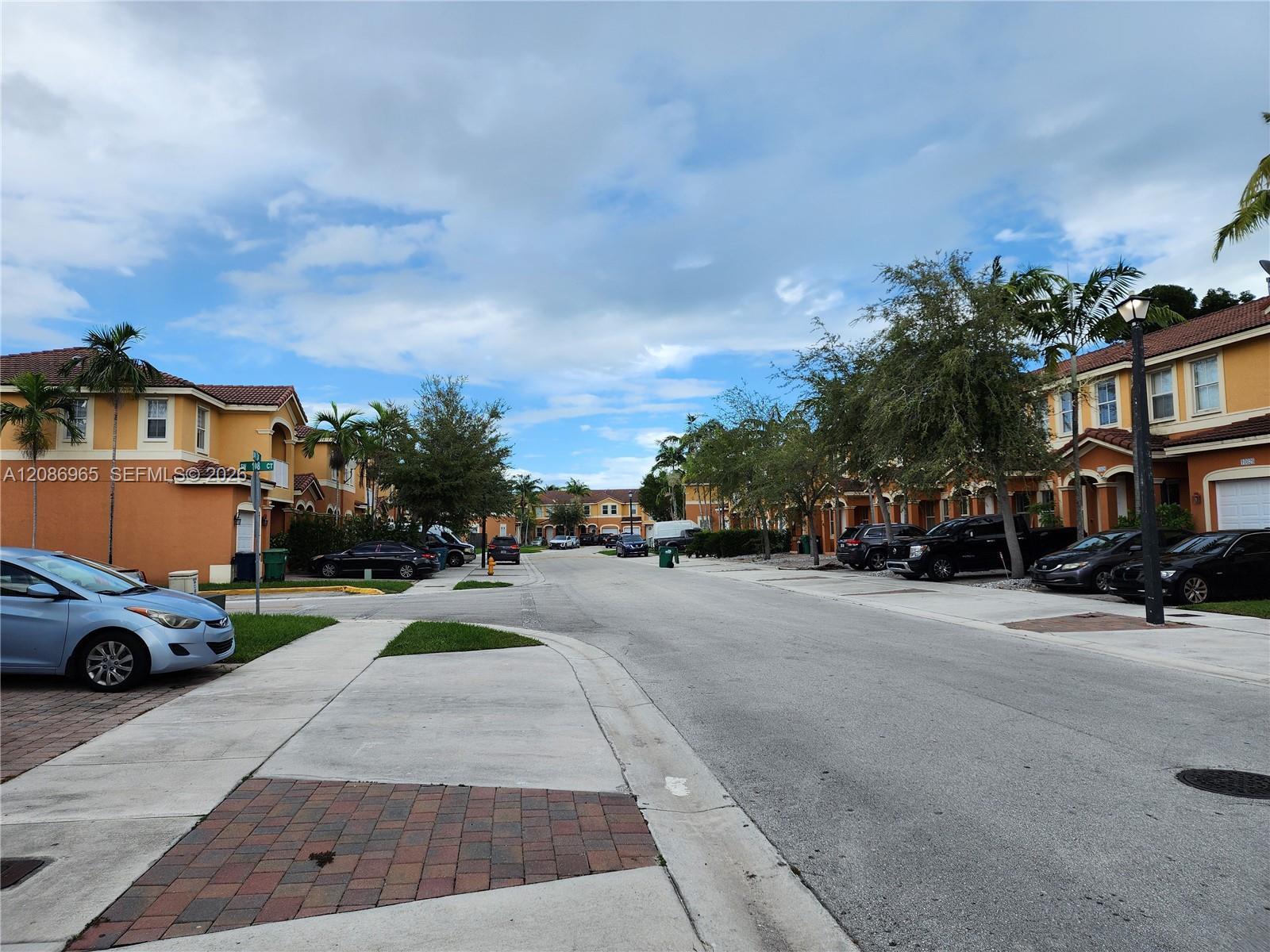 10831 SW 240th Ln, Homestead FL 33032 photo 2