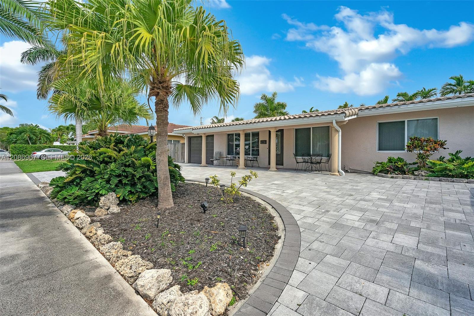 1031 SE 14th Dr, Deerfield Beach FL 33441 photo 2