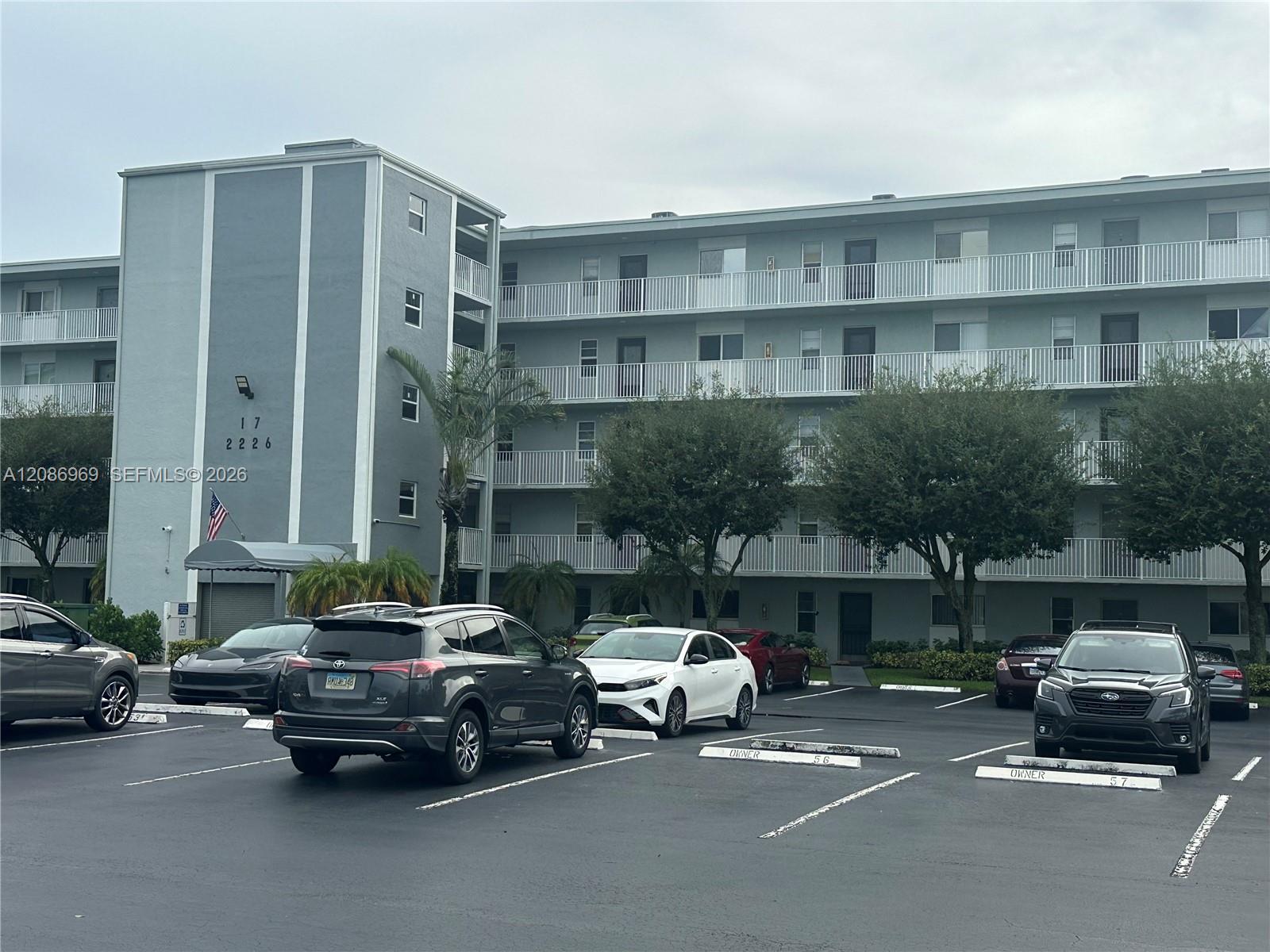 2226 N Cypress Bend Dr # 505, Pompano Beach FL 33069 photo 3