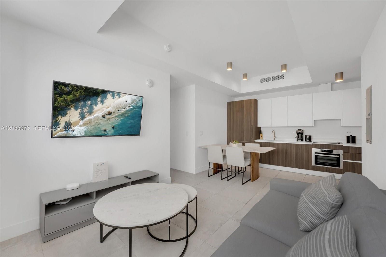 239 SW 9th St # 1603, Miami FL 33130 photo 3