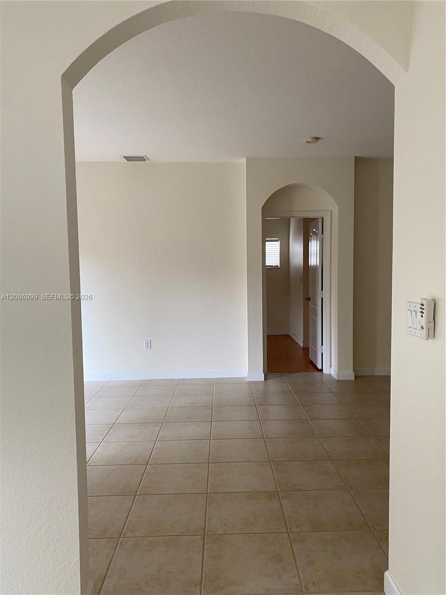 8982 SW 212th Ter, Cutler Bay FL 33189 photo 3