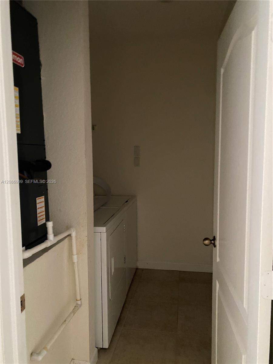 8982 SW 212th Ter, Cutler Bay FL 33189 photo 5