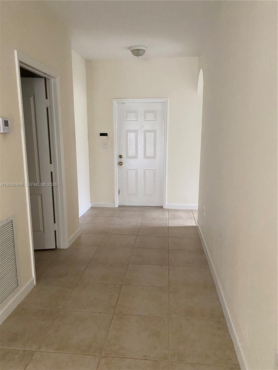 8982 SW 212th Ter, Cutler Bay FL 33189 photo 4