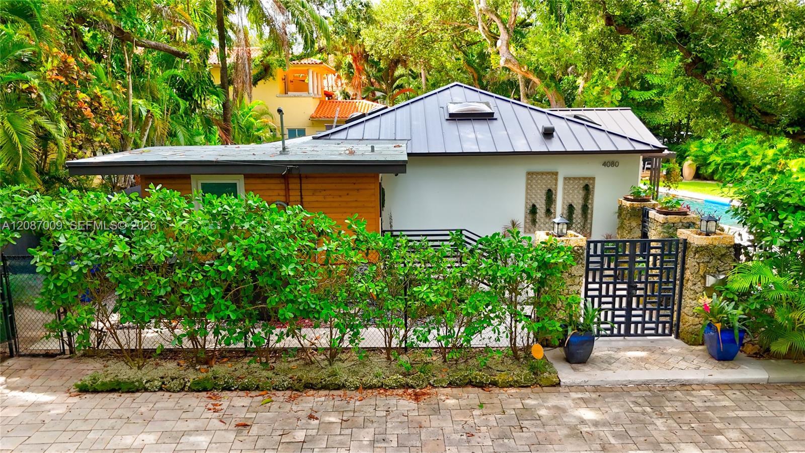 4080 Lybyer Ave, Miami FL 33133 photo 2