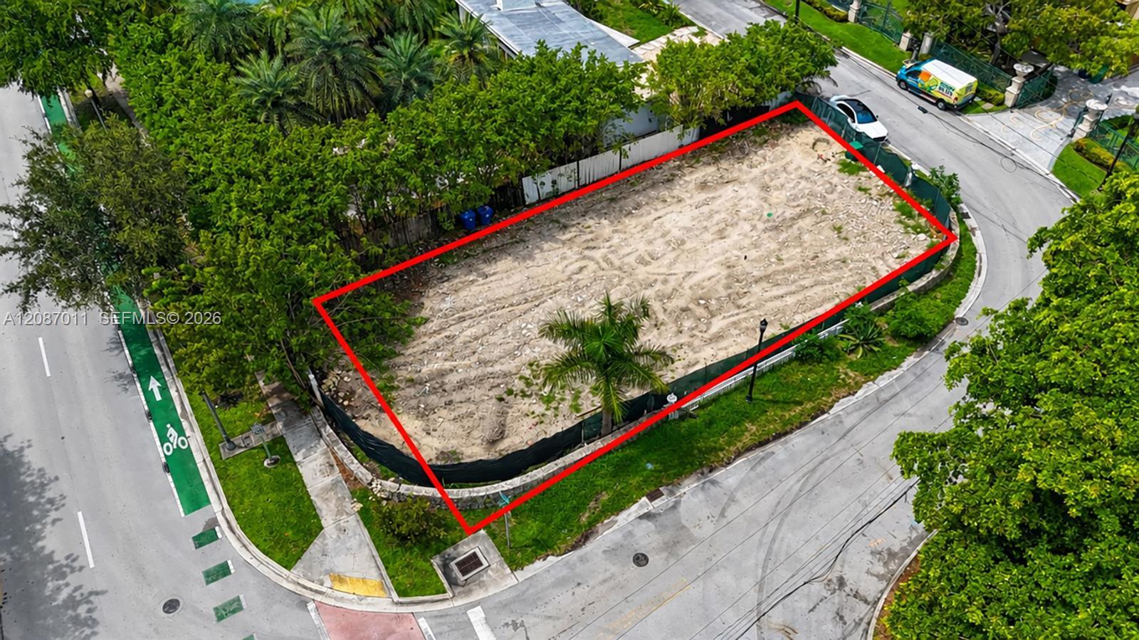 920 N Venetian Dr, Miami FL 33139 photo 3