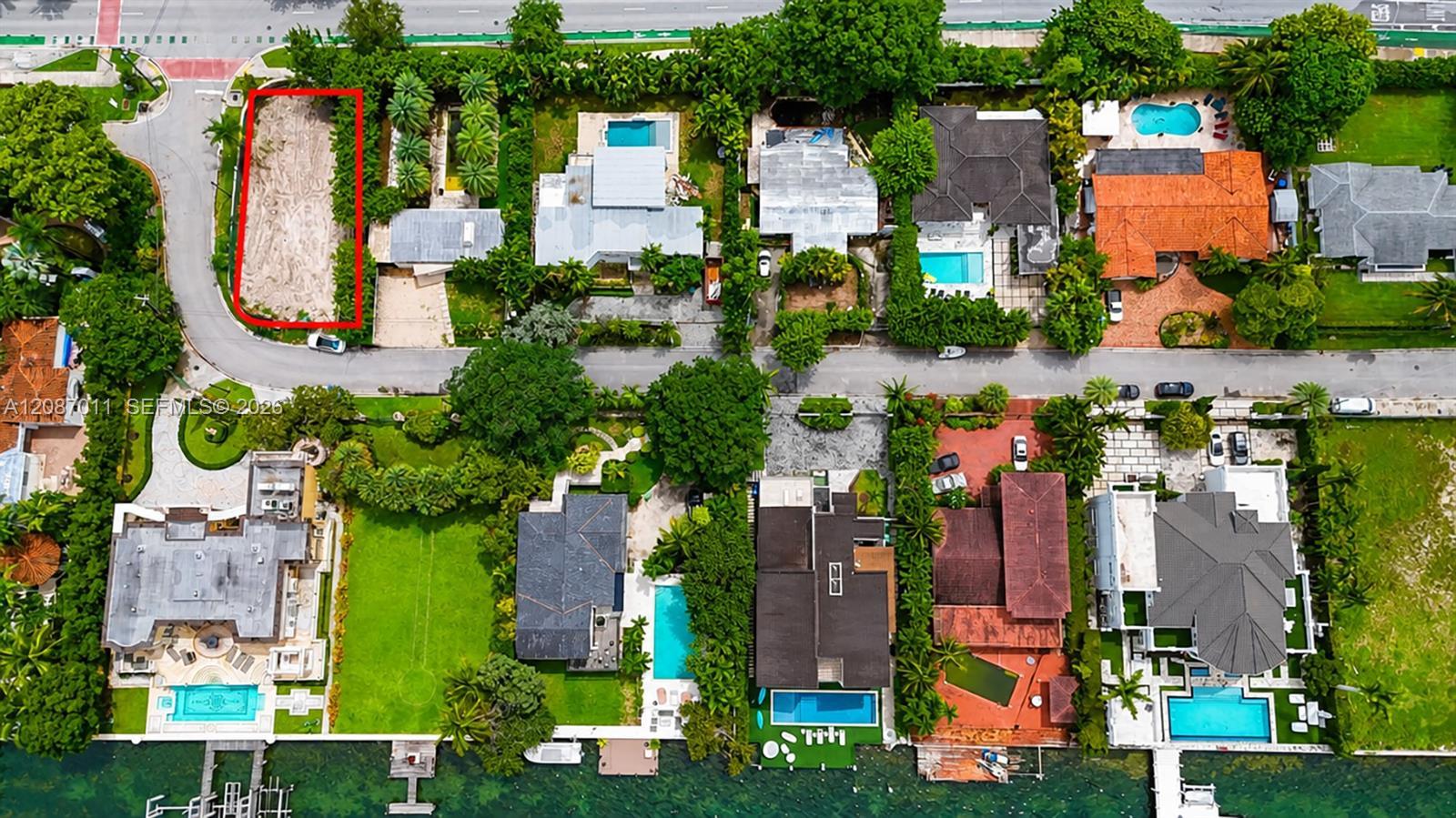 920 N Venetian Dr, Miami FL 33139 photo 5