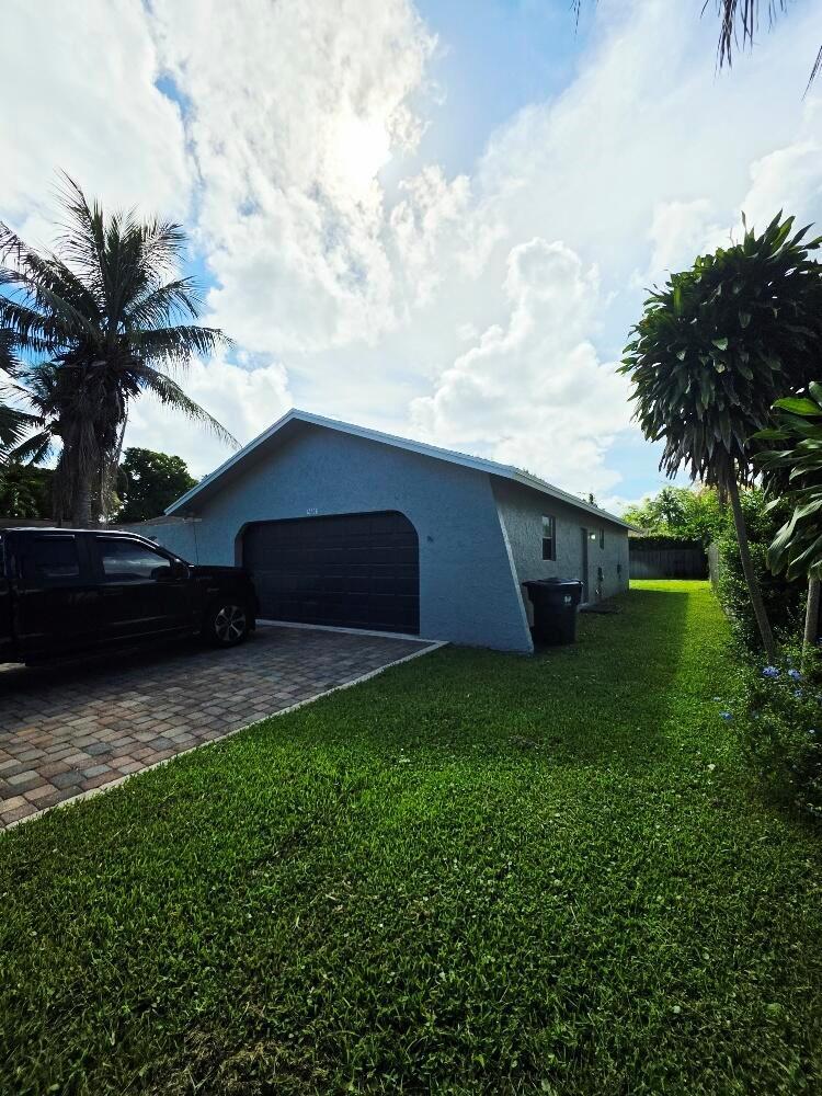 12758 Guilford Circle, Wellington FL 33414 photo 2