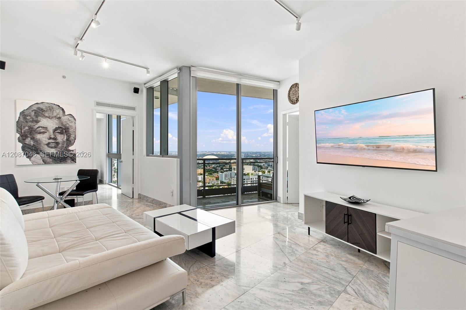 92 SW 3rd St # 5106, Miami FL 33130