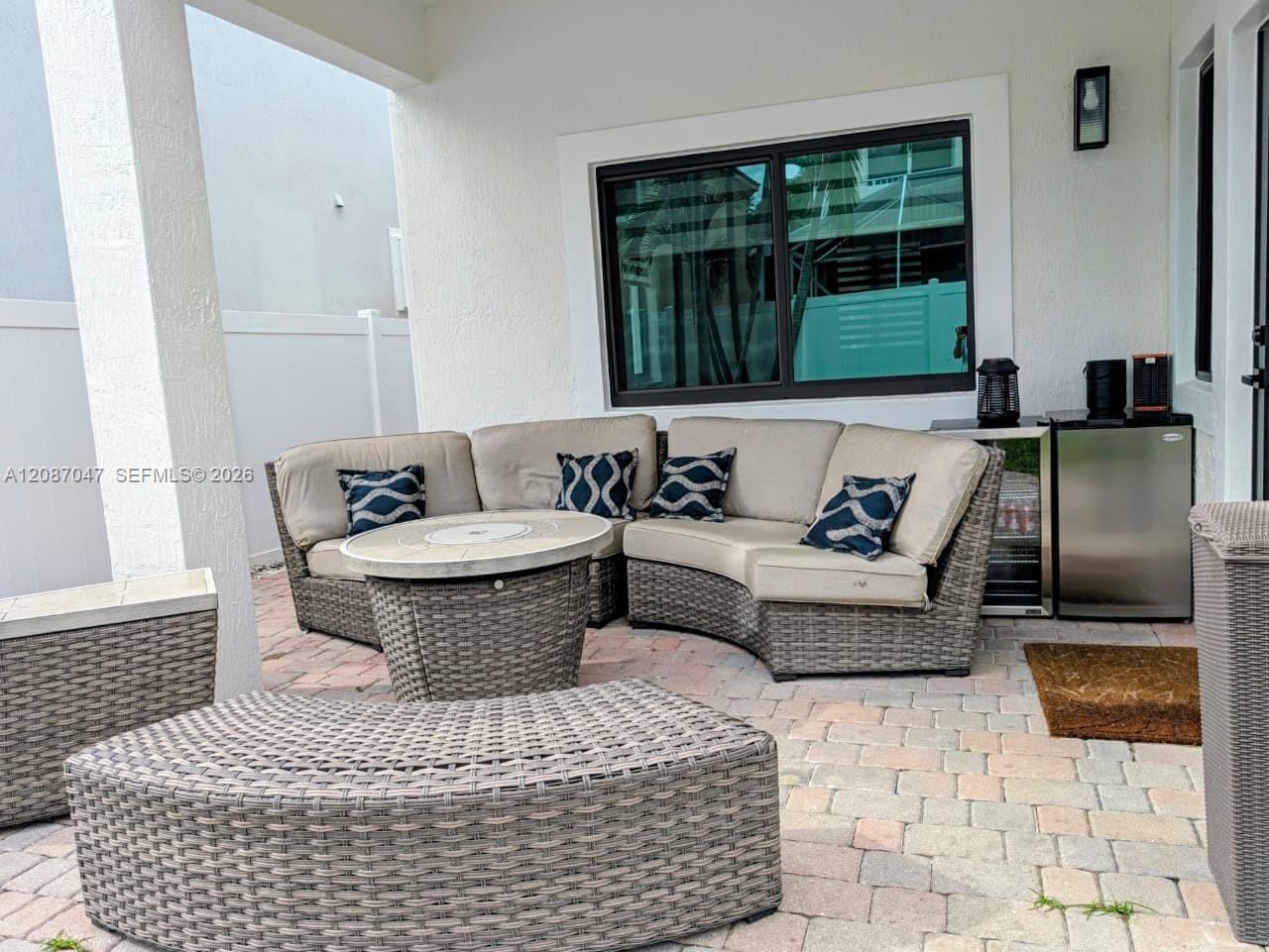 Undisclosed Undisclosed, Pembroke Pines FL 33324 photo 2