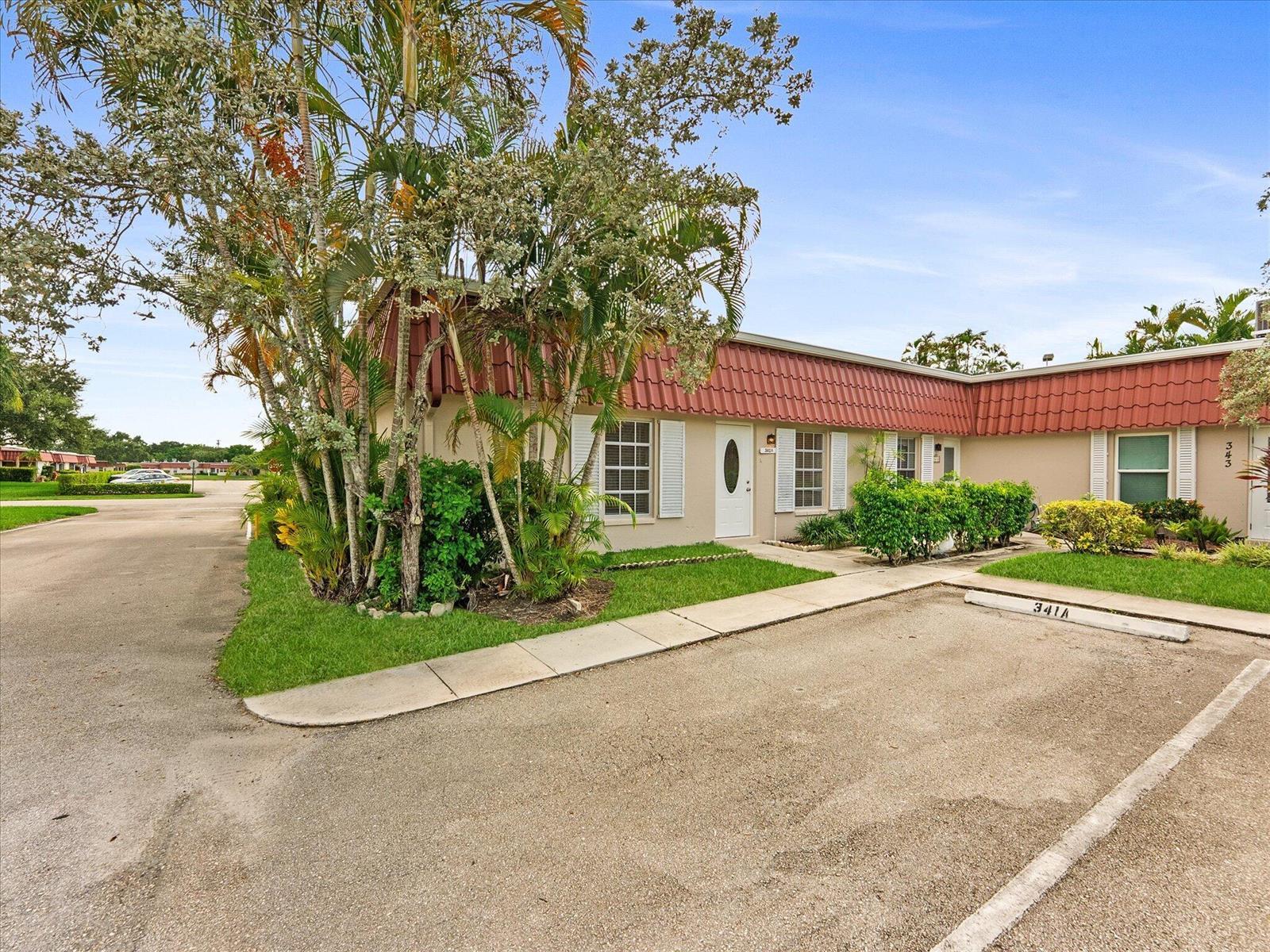 341 A Covered Bridge Boulevard, Lake Worth FL 33467 photo 2