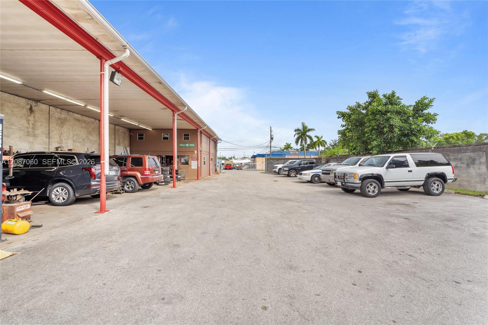 105 NE 1st Rd, Homestead FL 33030 photo 2