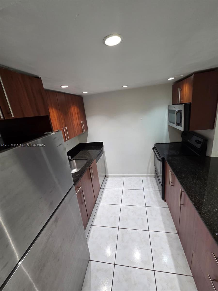 1885 NE 121st St # 8, North Miami FL 33181 photo 2