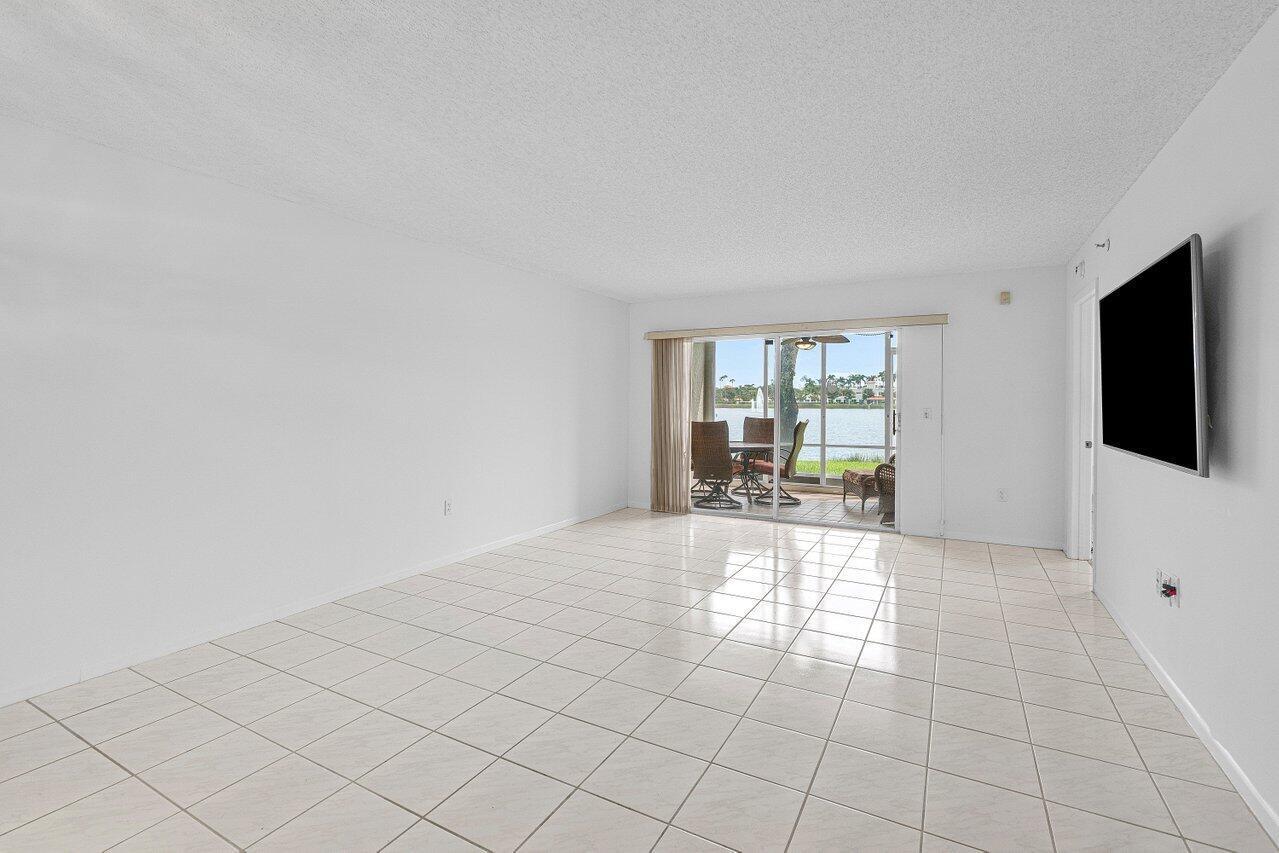 6112 Huntwick Terrace # 102, Delray Beach FL 33484 photo 5