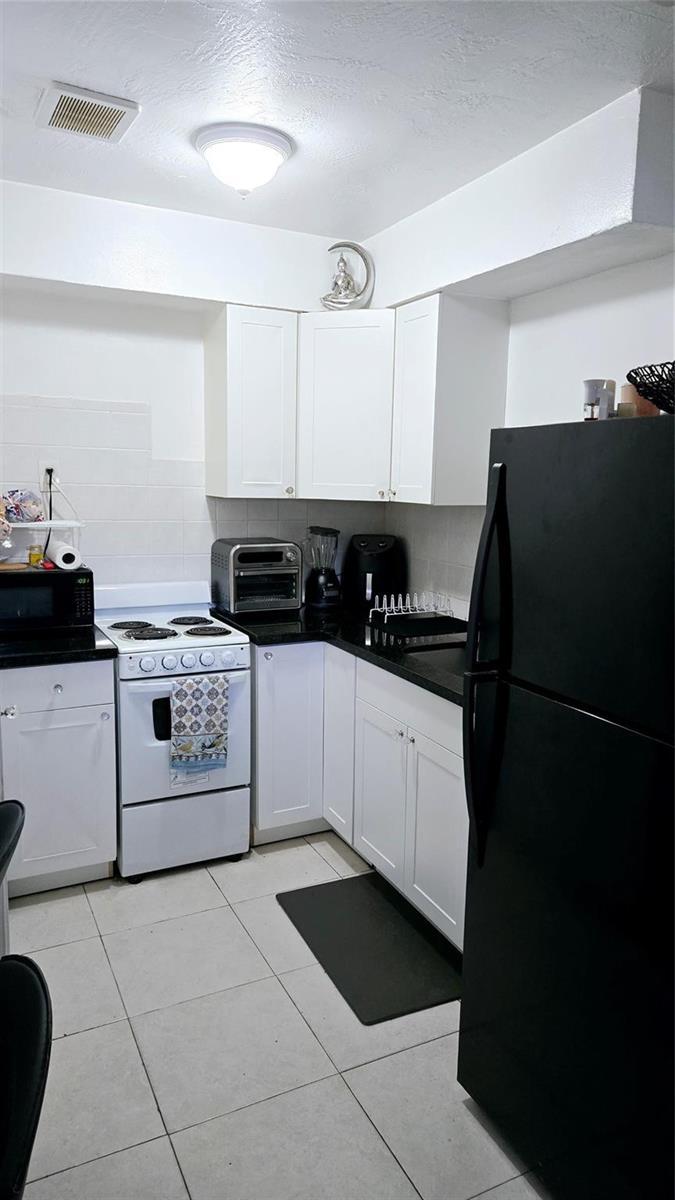 2213 LINCOLN Street # 2, Hollywood FL 33020