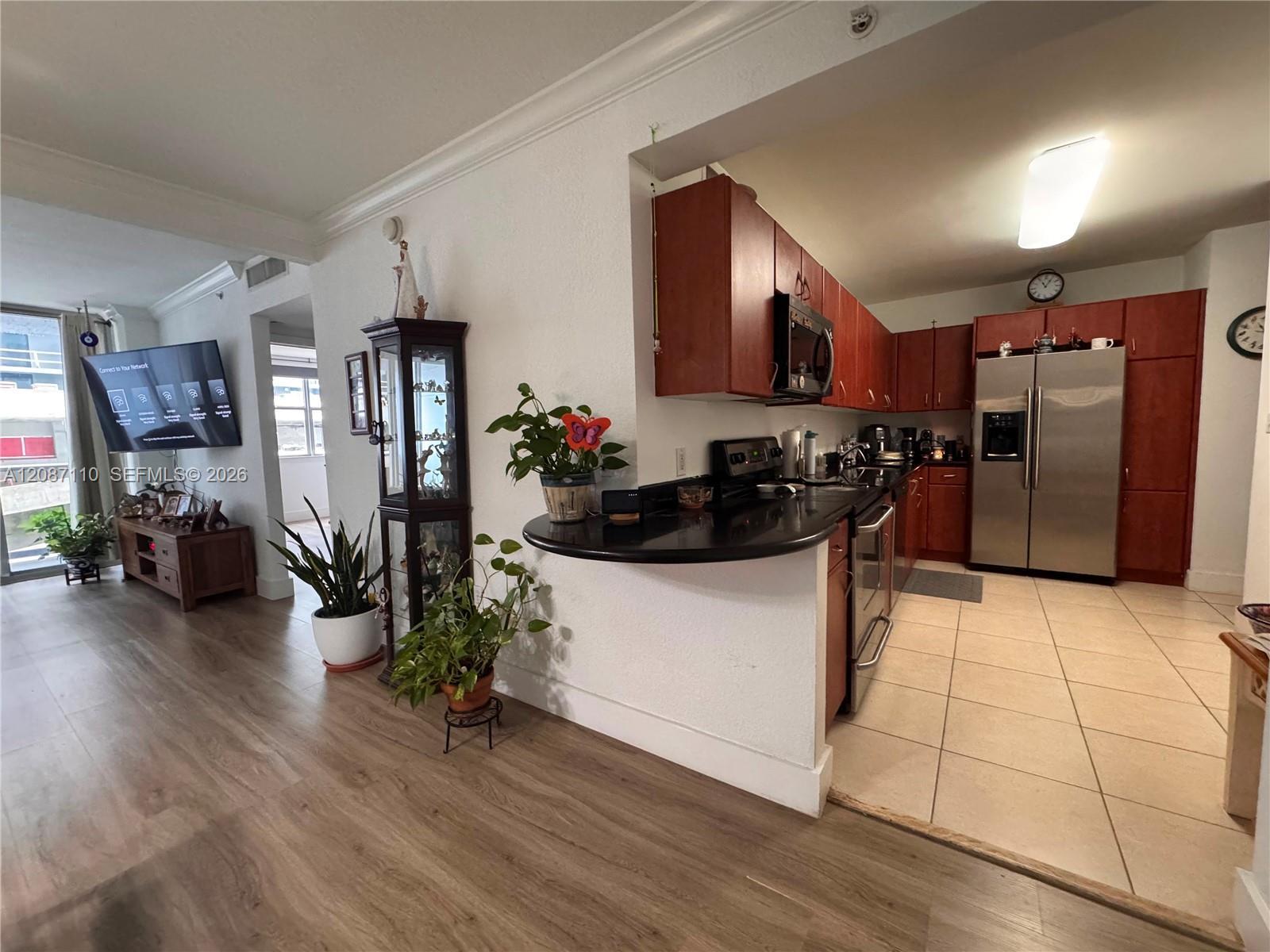 401 69th St # 407, Miami Beach FL 33141 photo 2