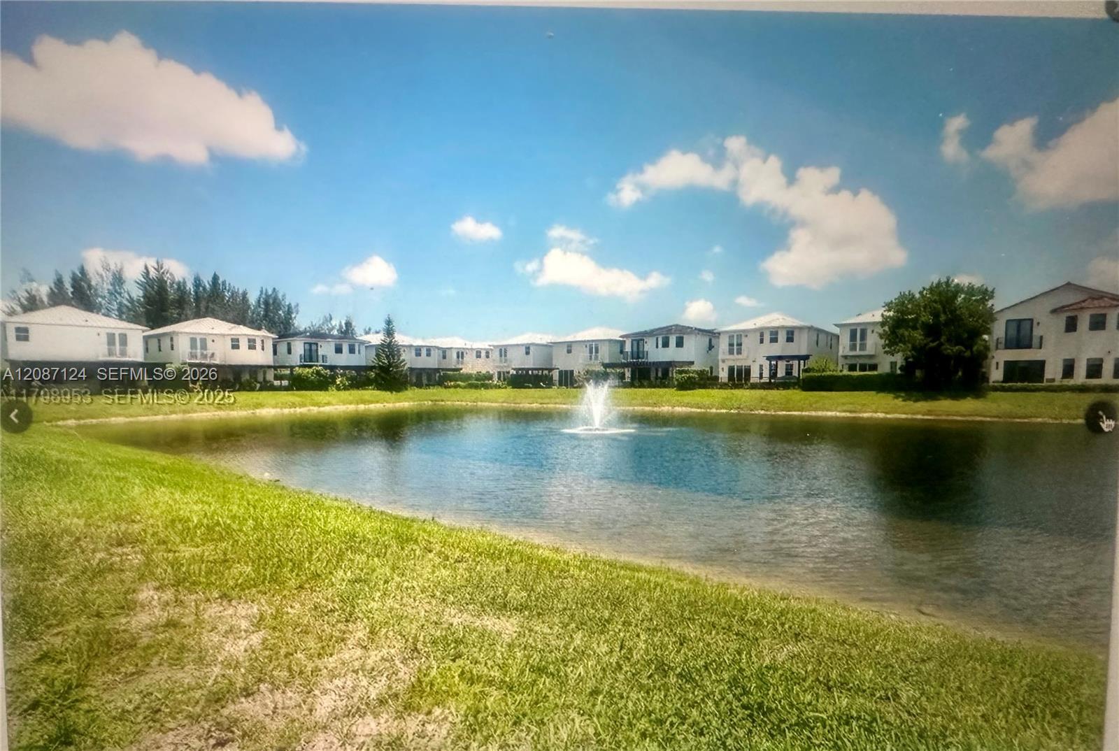 10464 NW 70th Ln, Doral FL 33178 photo 3