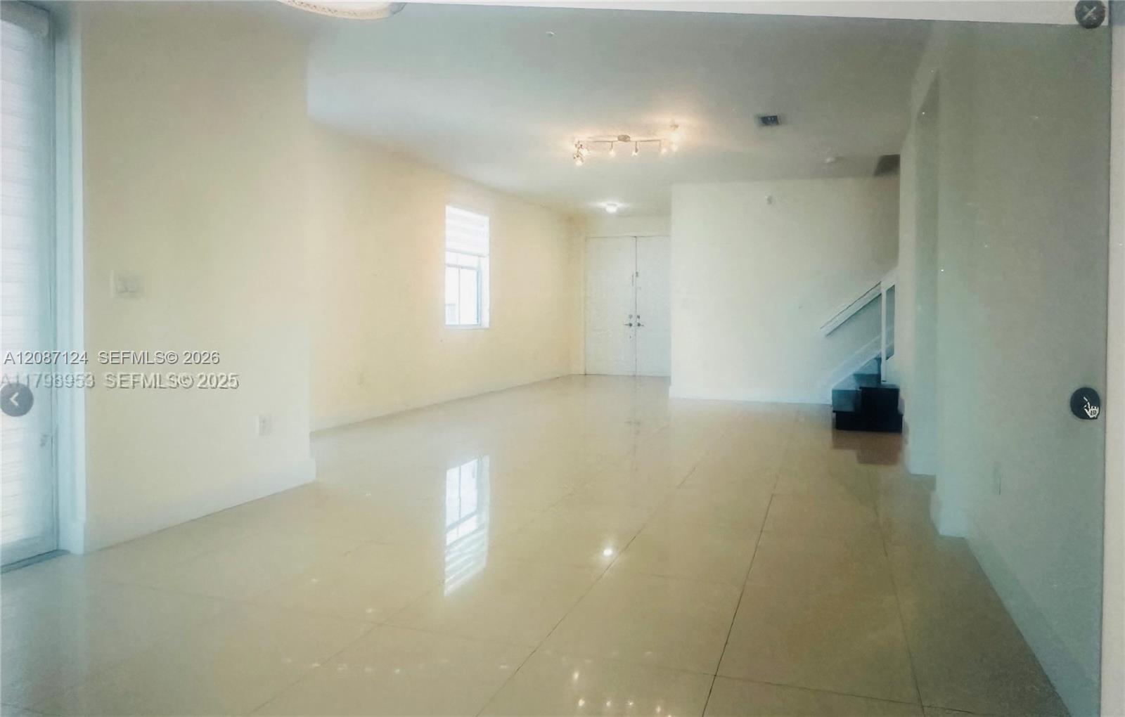 10464 NW 70th Ln, Doral FL 33178 photo 5