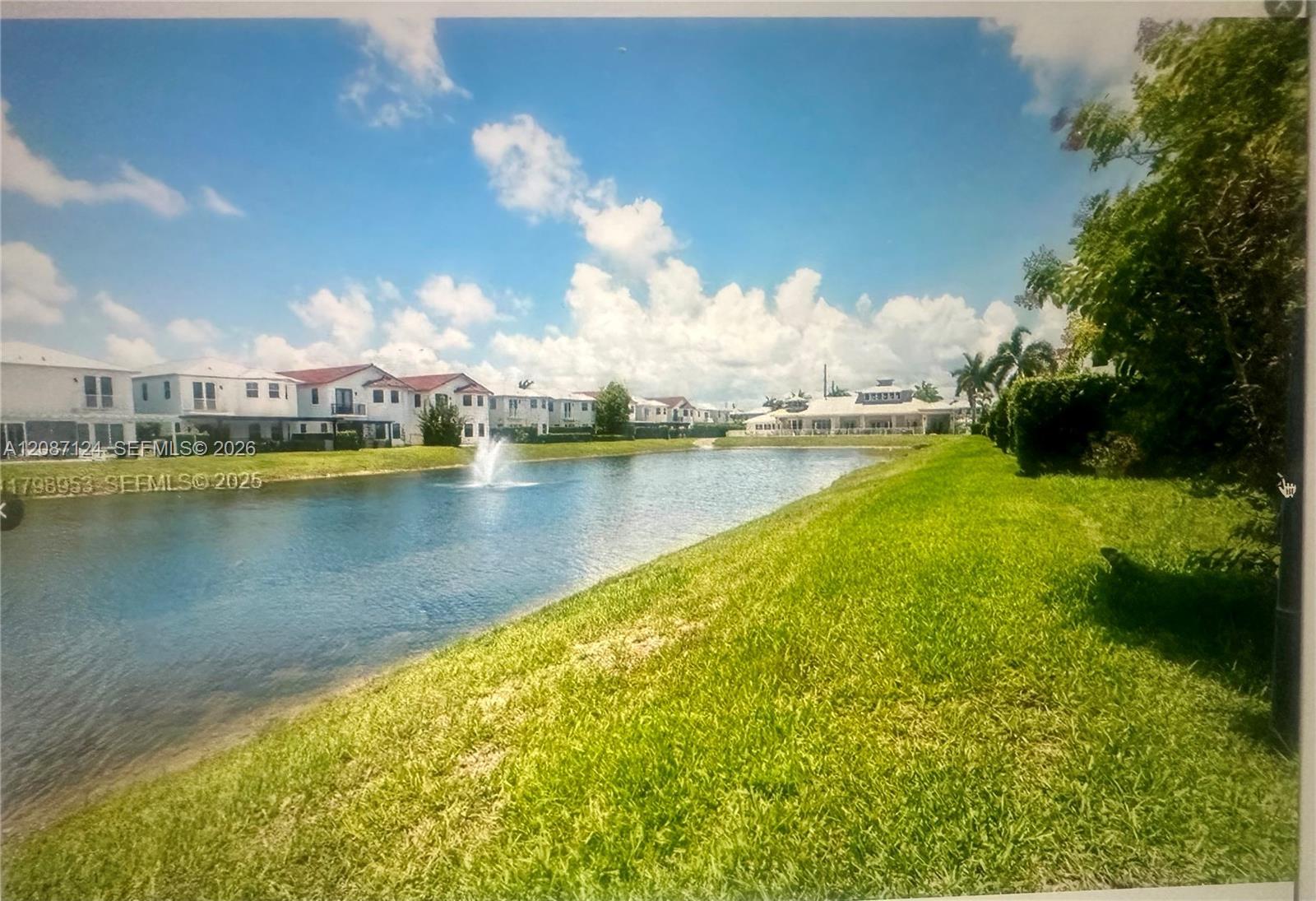 10464 NW 70th Ln, Doral FL 33178 photo 4