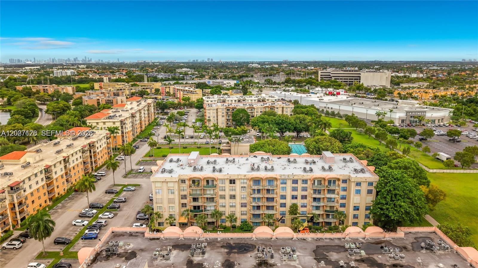 9310 Fontainebleau Blvd # 606, Miami FL 33172 photo 2