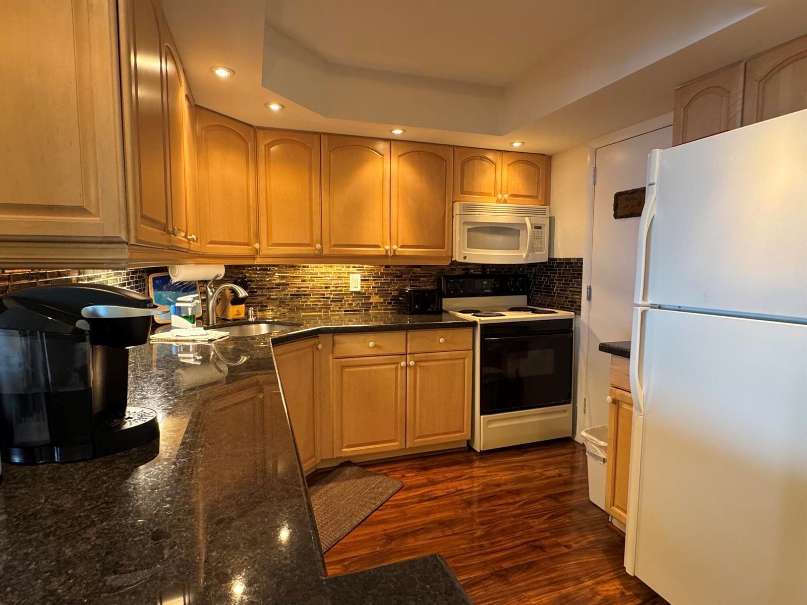 305 N POMPANO BEACH Boulevard, Pompano Beach FL 33062 photo 2