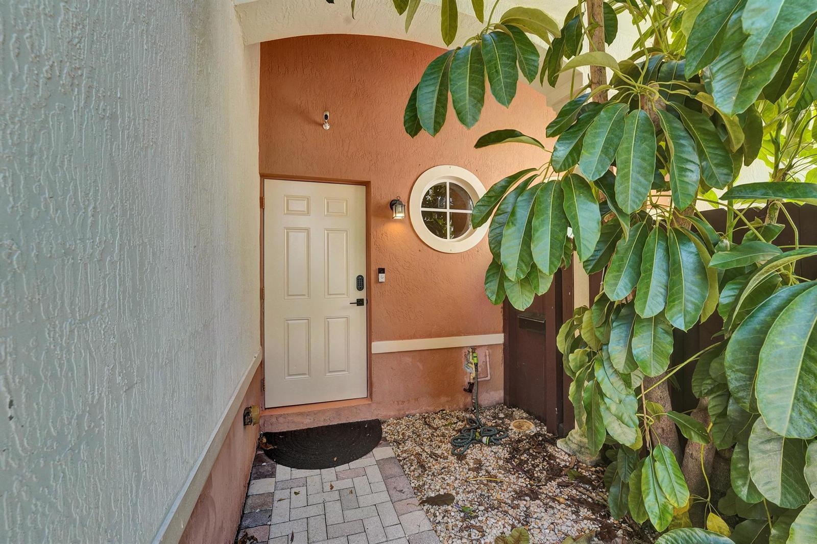 852 NW 9TH Street, Hallandale Beach FL 33009 photo 3