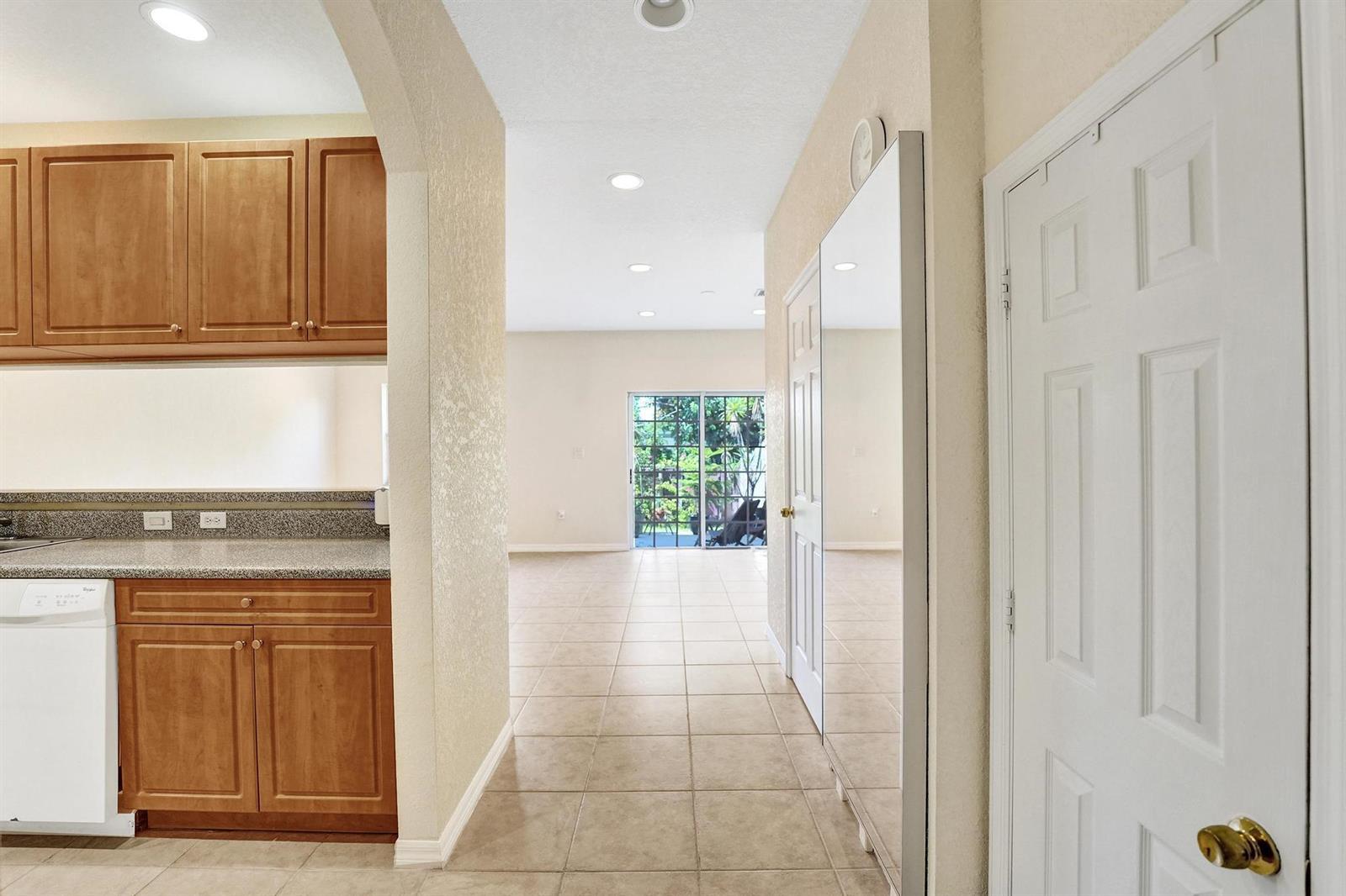 852 NW 9TH Street, Hallandale Beach FL 33009 photo 5