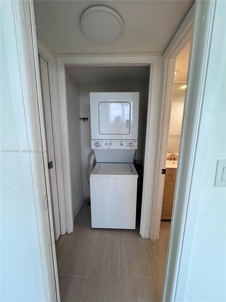 575 Oaks Ln # 1008, Pompano Beach FL 33069 photo 3