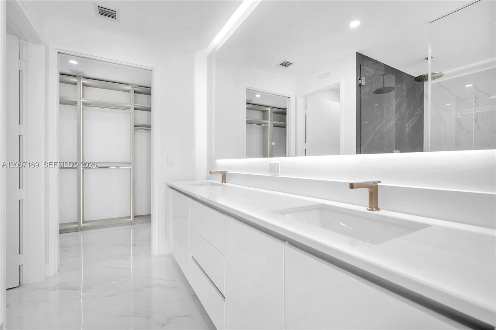 700 NE 24th St # 1205, Miami FL 33137 photo 3