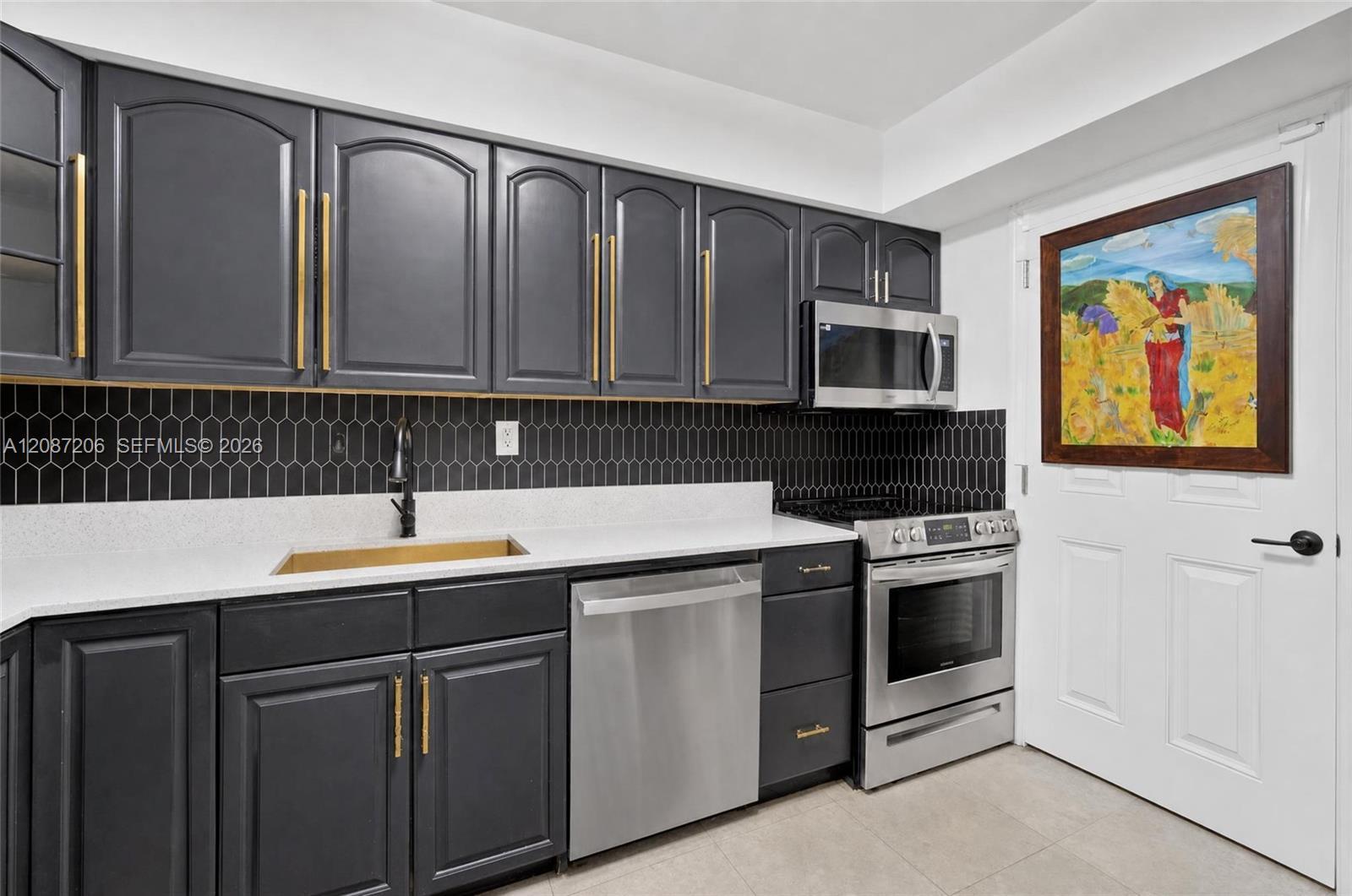 1000 NE 191st St # 14, Miami FL 33179 photo 3