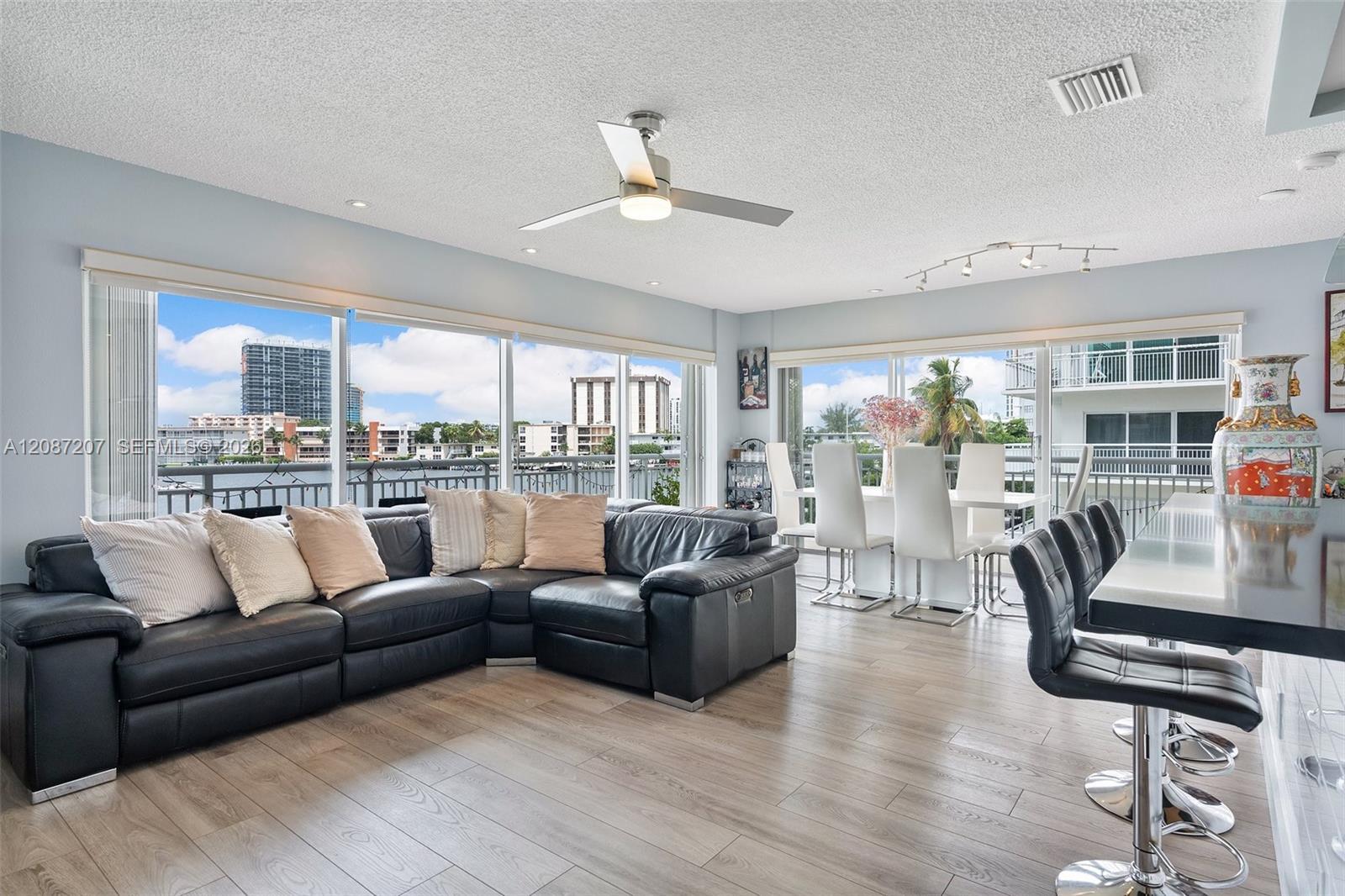 126 Golden Isles Dr # 34A, Hallandale Beach FL 33009 photo 3