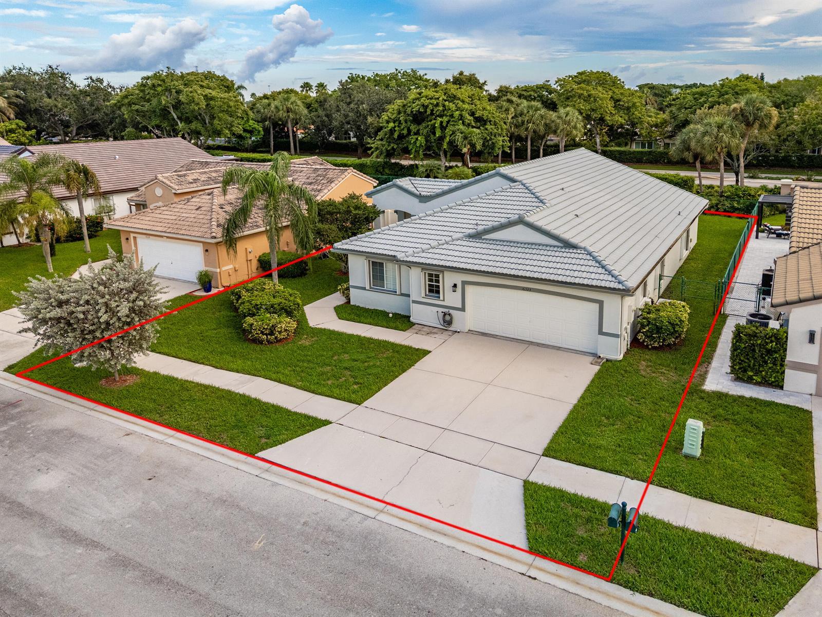 16323 SW 6th Street, Pembroke Pines FL 33027 photo 4