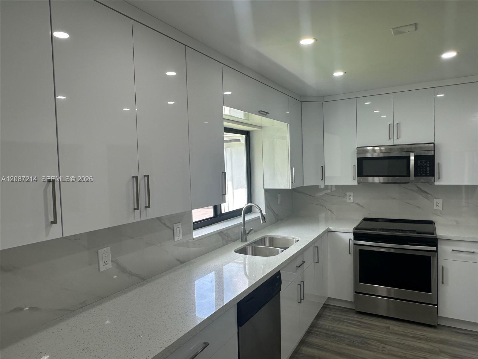 2025 NW 191st St, Miami Gardens FL 33056 photo 3