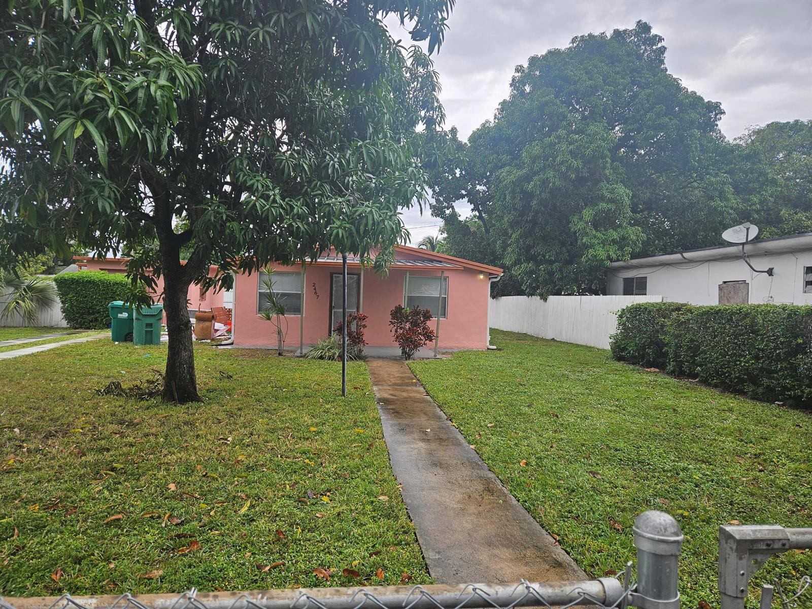 2467 NW 90TH Street, Miami FL 33147 photo 3