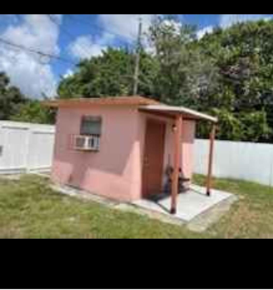 2467 NW 90TH Street, Miami FL 33147 photo 4