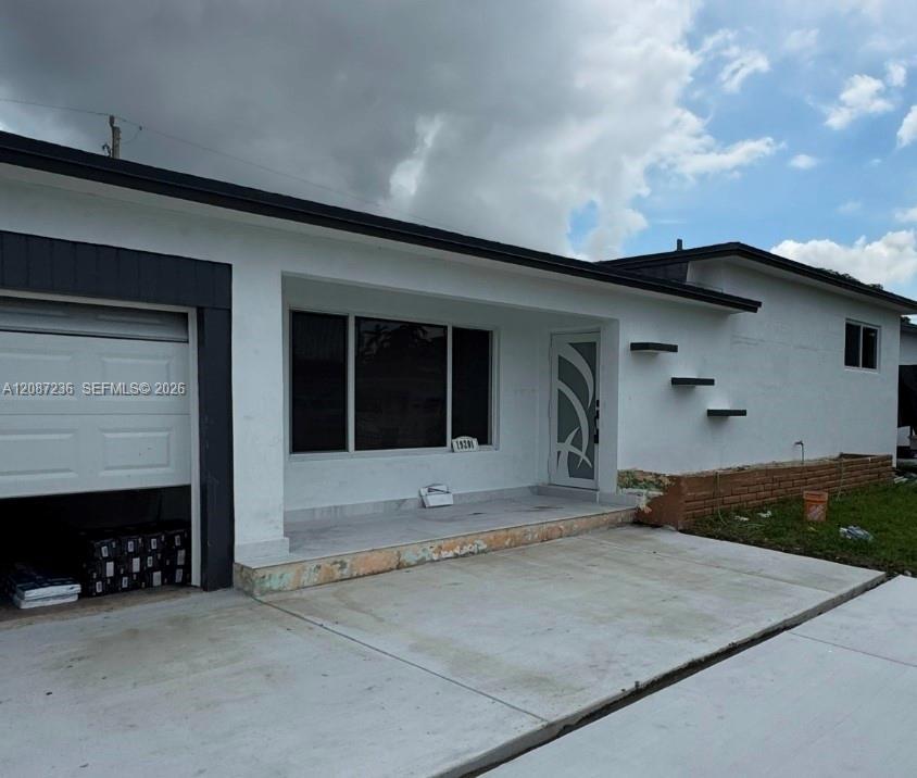 19201 NW 10th Ct, Miami Gardens FL 33169 photo 2