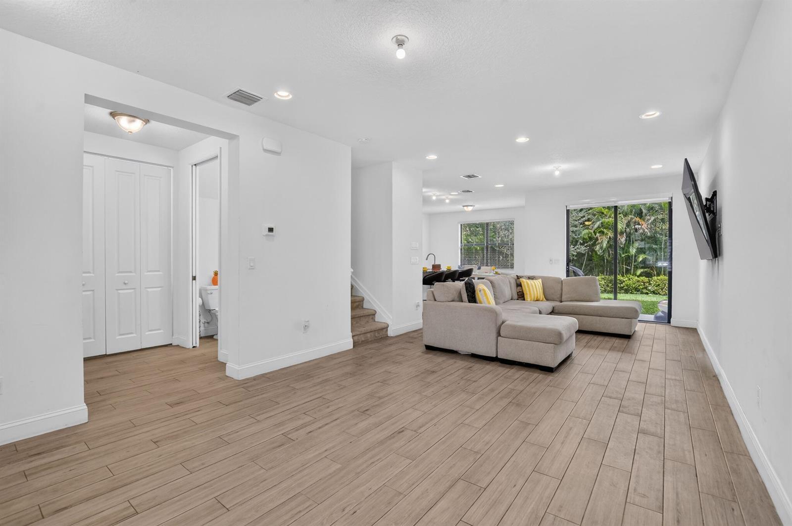 357 NW 36th Avenue, Pompano Beach FL 33069 photo 5