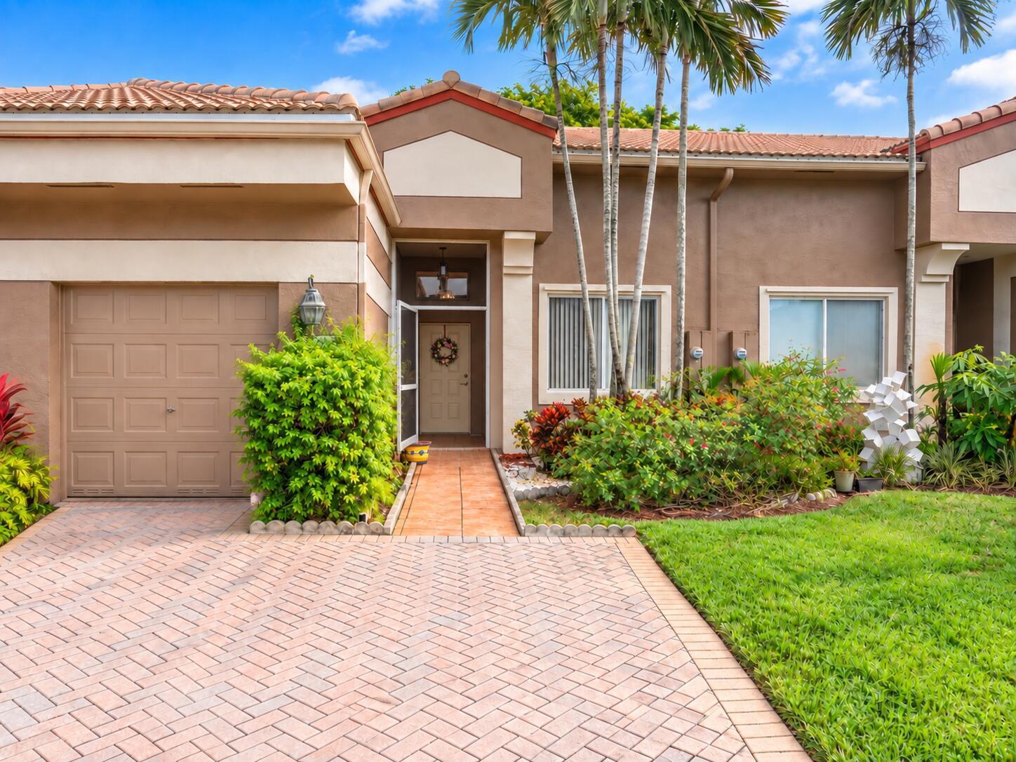 10164 LOMBARDY Drive, Tamarac FL 33321 photo 2