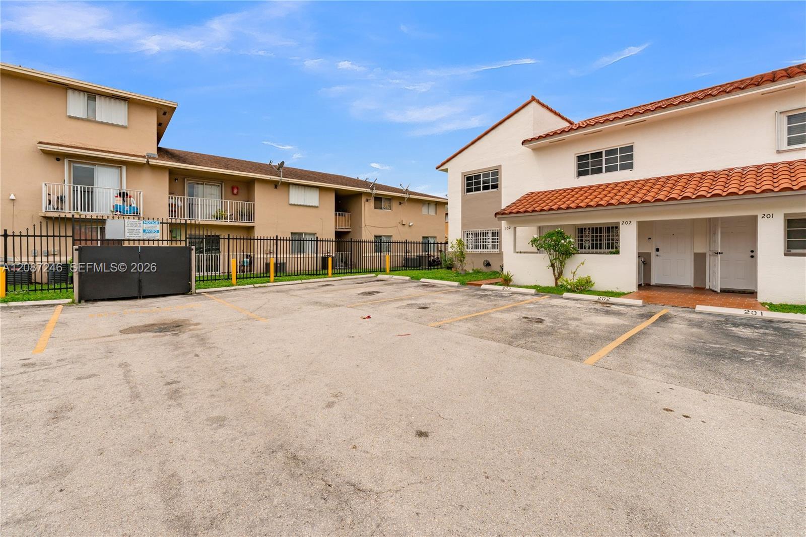 7878 W 29th Ln # 20, Hialeah FL 33018 photo 2