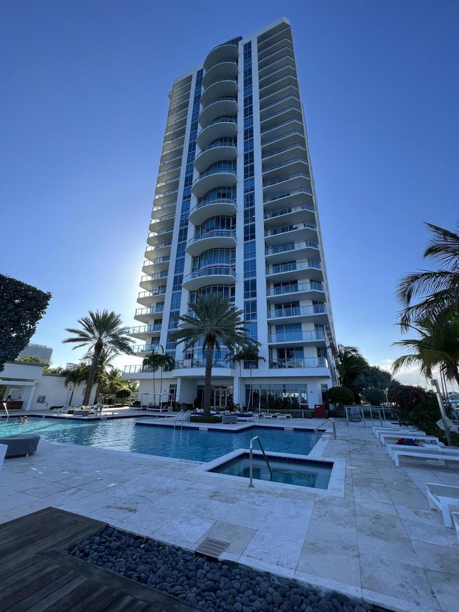 17111 BISCAYNE Boulevard # 1903, North Miami Beach FL 33160 photo 4